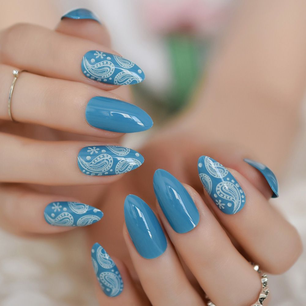 Oval Fake Nail Stiletto Sharp False Nails Blue White Hexagon Pattern Shiny Blue Glitter Pre Design Nail Tips For Bride Party
