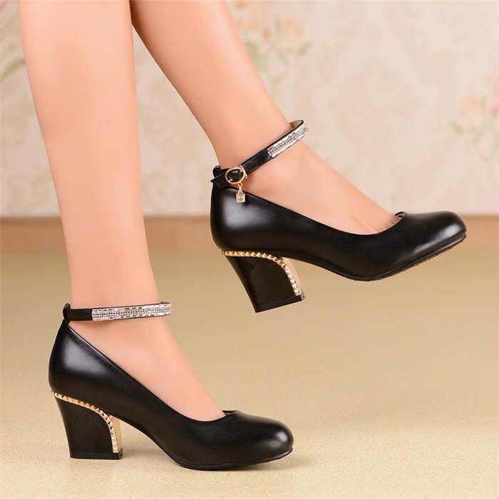 chunky kitten heels