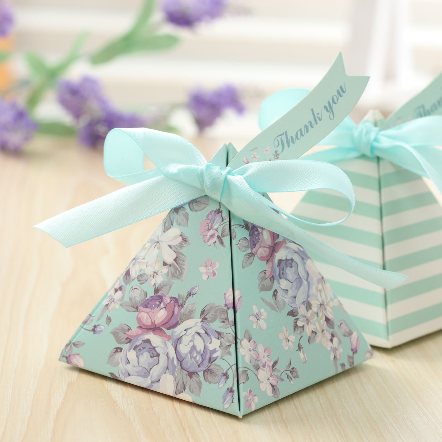 Blue Flower Gift Box Striped Triangular Pyramid Wedding Favors Candy