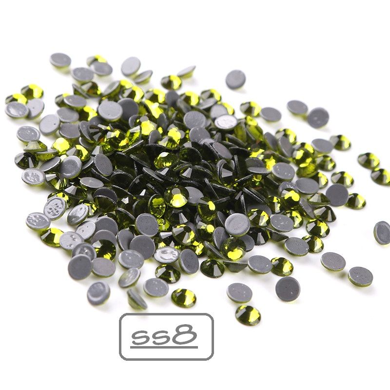 Rhinestones ile iş teknolojisi. Kristaller için tutkal Rhinestones ile iş teknolojisi. Kristaller için tutkal