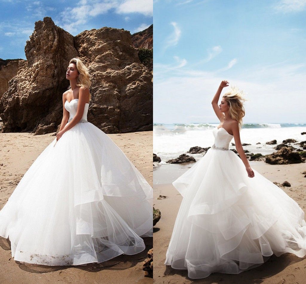 Elegant Beach Wedding Dresses Sweetheart Pleated Crystal Sash Tulle