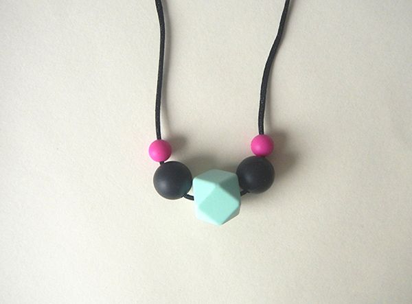 teething necklace safe