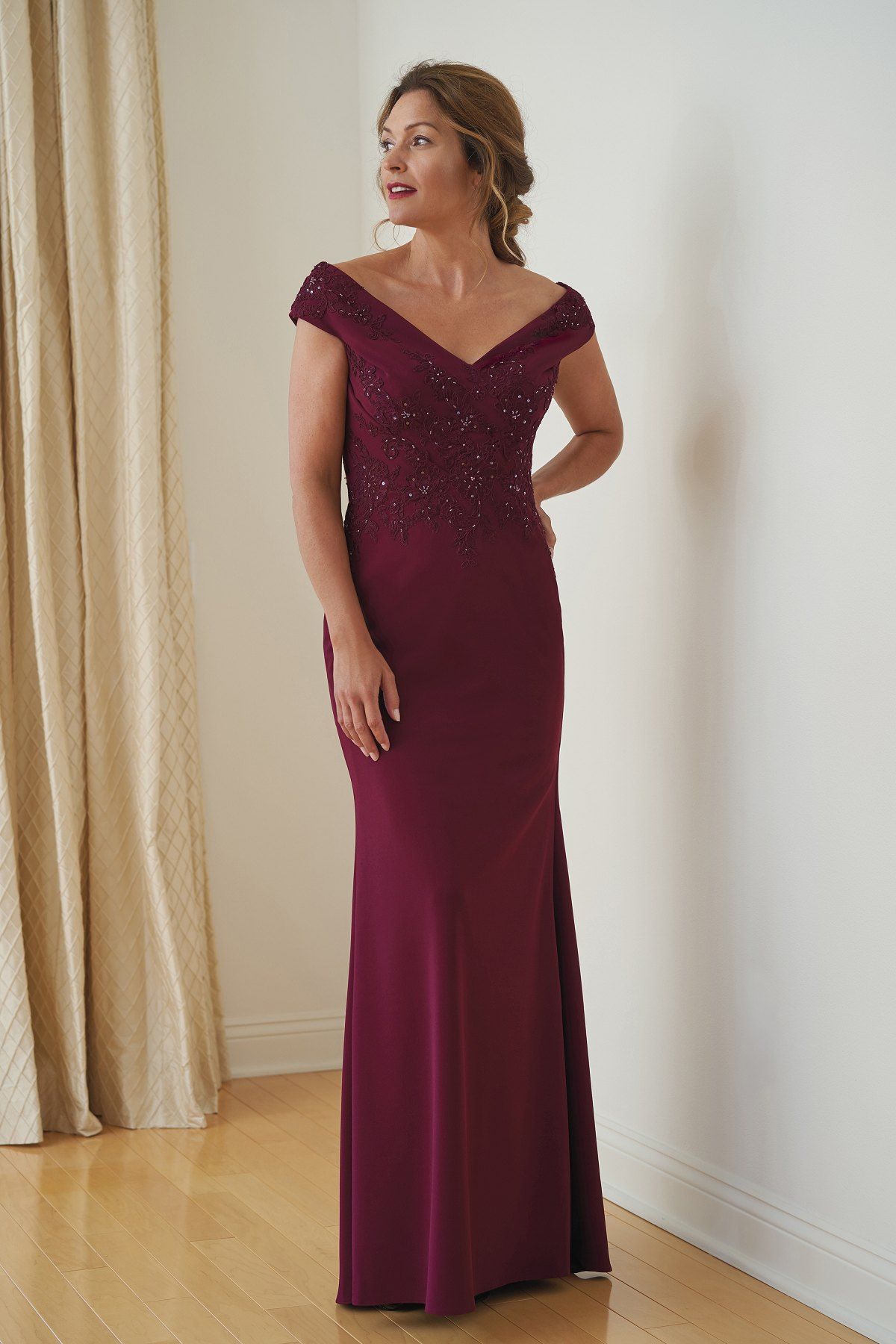 Hot Sale Burgundy Beaded Mother Of The Bride Groom Dresses V Neck Cap