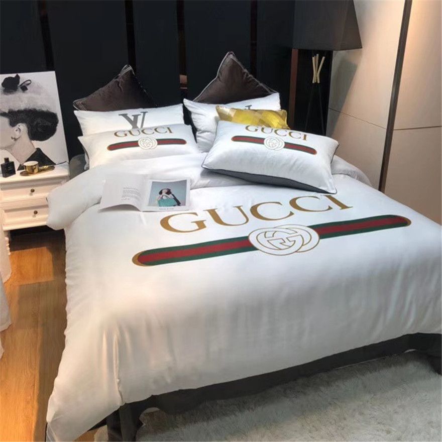 2019 Green Red Stripe Bedding Sets New Style Luxurious Design Print Bed Sheet 4pcs Suit White Letter Cotton Home Textiles