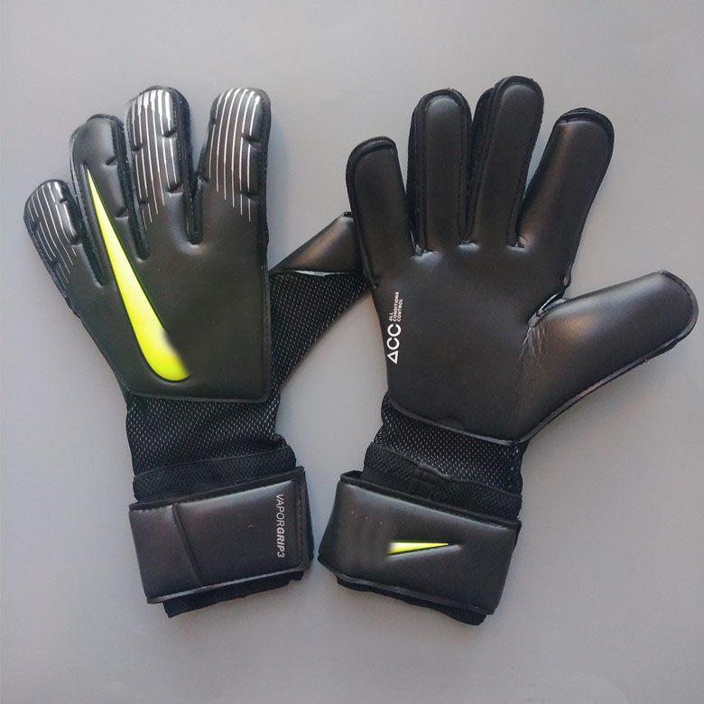 2021 Wholesale Newest Logo Goalkeeper Gloves Without Fingersave Top Latex Soccer Football Gloves