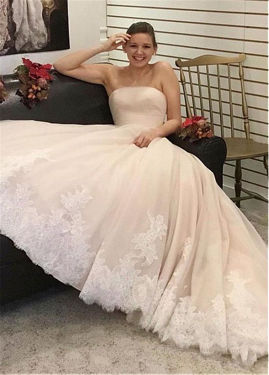 Tulle Romantique Décolleté Bustier Robe De Mariée Une Ligne Avec Des Appliques De Dentelle Perlage Ceinture Longue Robes De Mariée