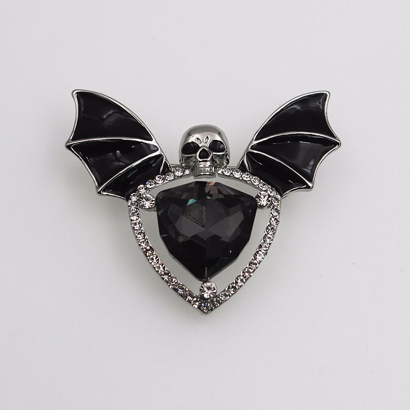 2021 Gothic Punk Pins Brooch Europe And America Crystal Skeleton Skull Brooch Bat Wing Pin For