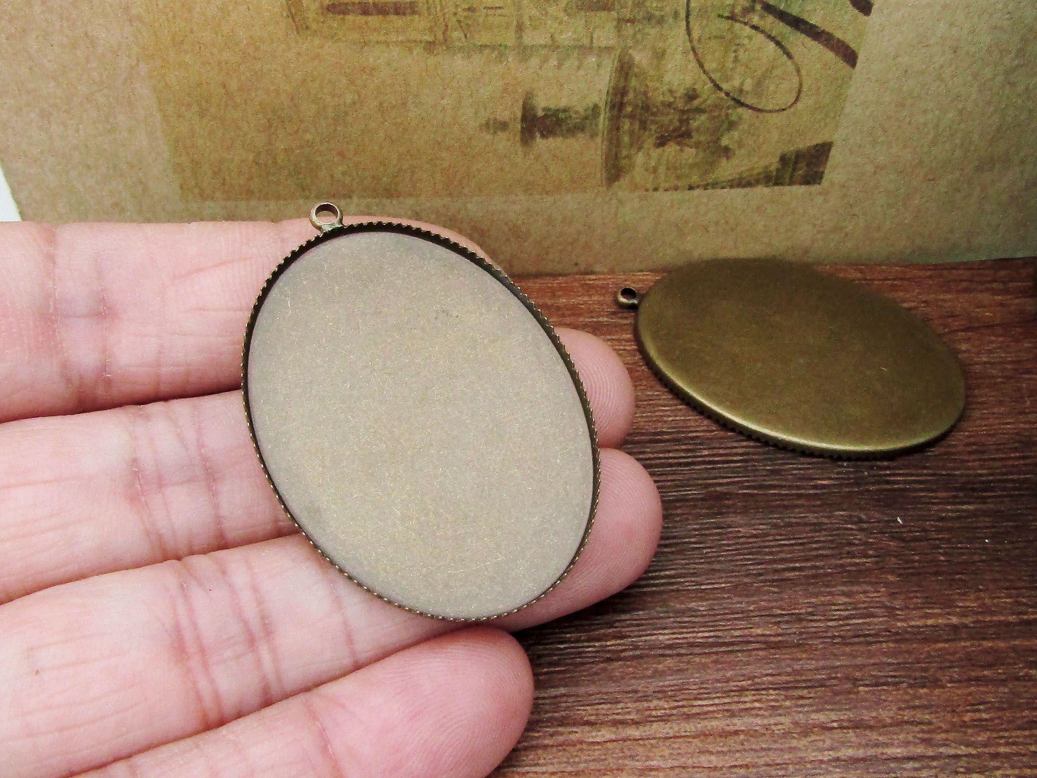10 x oval pendant trays bezels antique vintage style bronze blank