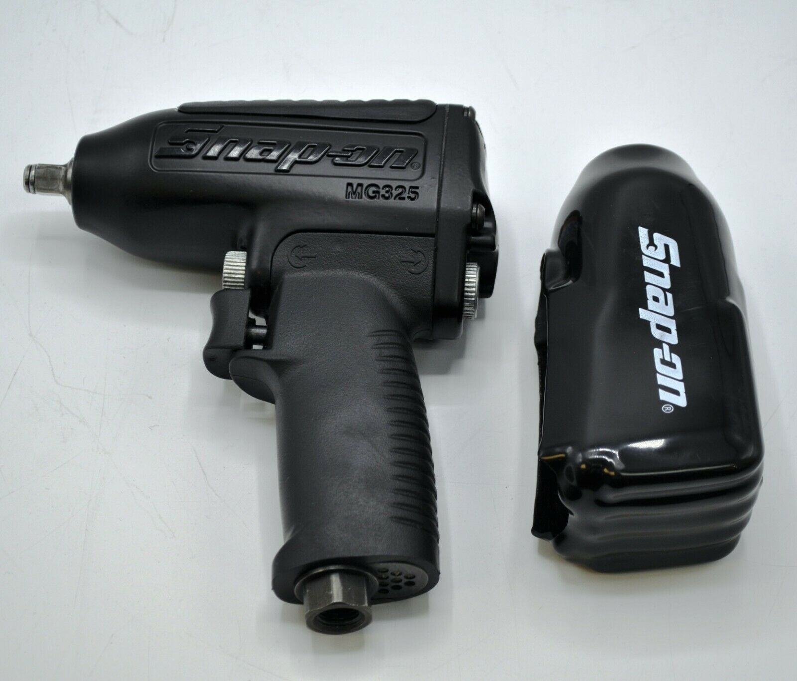 2020 New Snap On Tools 3/8 Drive Air Impact Wrench Gun Tool MG325 Black With Boot From