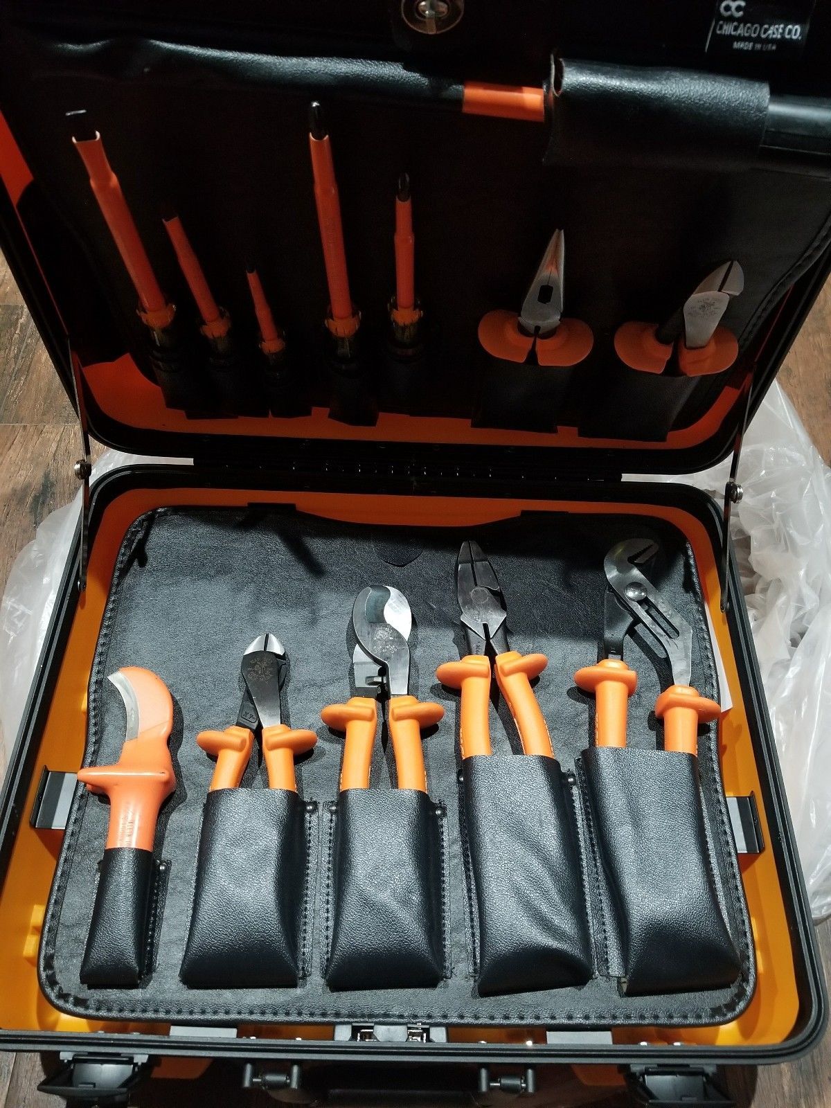 2019 NEW KLEIN TOOLS 33525 Insulated Tool Set With Case For