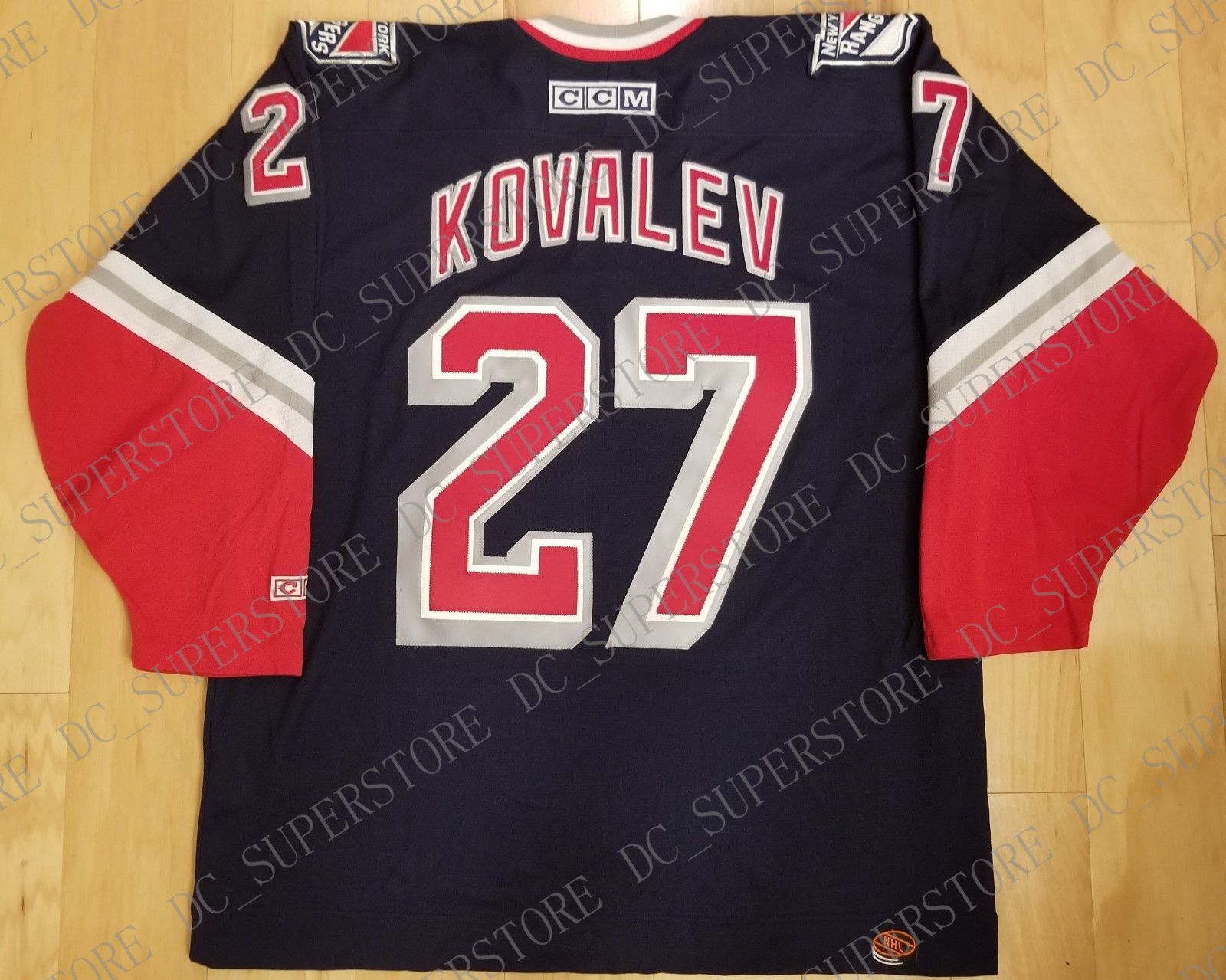 tri pillow spotlight