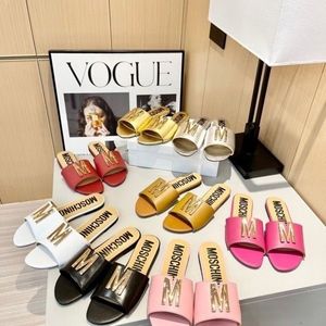 1 1 Deslizadores de tacón plano Mocasín negro rosa blanco Sandalia de diseñador para mujer deslizable sin cordones Zapato de lujo Zapatilla moschi DHgate Cuero Suela de goma Sandale Zapatos de playa de verano