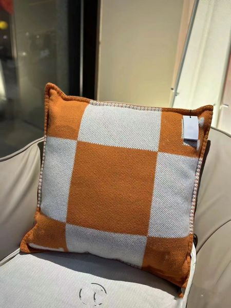 1: 1 Top Quailty Orange H Laine couverture de salon Sofa INS Designer H Camel Brown Couverture et / oreiller décoratif Home Home Big Size Cushion