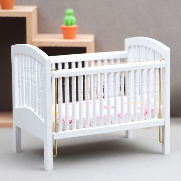 1:12 Dollhouse en miniatura Baby Bed Baby Diy Simulada Cuna de madera Baby Doll Cuns Mobiliario de muebles para sala de muñecas