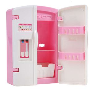 1/12 Dollhouse Miniature Plastic Fridge Modèle Accessoires de meubles de cuisine pour Doll House Decor décor pour enfants Toys