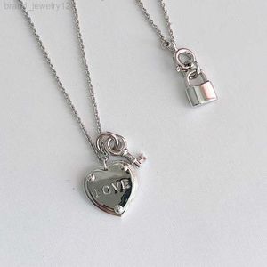 1 1925 Sterling Silver Classic Key and Heart Pendentif Femmes Collier Fashion Statement Jewelry Party Holiday Gift