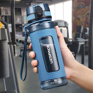 1.1L Waterfles Een gratis draagbare lekvrije shaker fles Tritan Plastic Drinkware Outdoor Tour Gym 220329