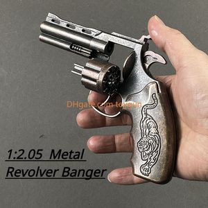 1: 2.05 Metal Revolver Bangers Toy Gun Model Noise Maker kan niet schieten Look uit Look Real Collection Fake Gun Outdoor CS PUBG Game Prop Fidgets Toys Birthday Gifts For Boys Adult