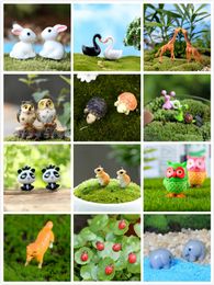 1/2 / 10 stks Dieren Miniaturen Beeldjes Ladybird Slak Owl Tortoise Honden Hars Craft Dollhouse Bonsai Decor Terrarium Decoracion C0220