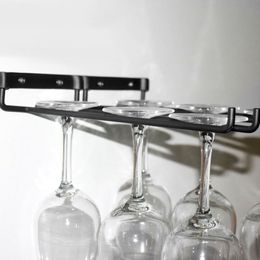 Soporte de copa de vino de 1/2 piezas colgando una rejilla de copa de vino negro debajo del gabinete Gabinete Rack Hanging Stemware Rack Hanger para bar