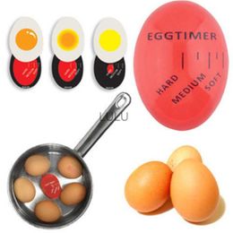 1/2 piezas Temporizador de huevos Dispositivo electrónico de cocina que cambia de color Deliciosos huevos duros suaves para cocinar Herramienta de temporizador rojo de resina ecológica HKD230825 HKD230825