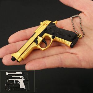 1: 3 détachable 92f Small Pistol Modèle Alloy Keychain Metal Pendant jouet pistolet 7,5 cm Impossible de tirer