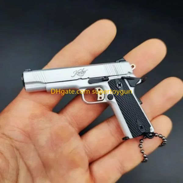 1: 3 Scale Alloy M1911 Mini Toy Gun Modèle Modèle de trèfle métallique Modèle Look Real Exquis Can Fire Collection Détachable Toys Forget Toys Cadeaux pour les cadeaux d'anniversaire pour garçons adultes