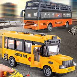 1 30 Remote Control Bus Bus à haute vitesse 4 canaux Tour Modèle Double Decker Sightseeing Electric Car Kids Toys Gift 231221