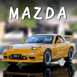 1 32 Mazda RX7 AE86 Alloy Metal Diecast Cars Model speelgoedauto -voertuigen Trek het geluid terug en licht voor Ldren Boy Toys Gift T230815