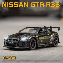 1 32 Nissan Skyline Ares GTR R34 R35 Diecasts Toy Véhicules Metal Car Model High Simulation Pull Back Collection Kids Toys 231227