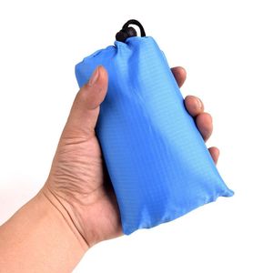 1.4 * 2m BlanketPortable Couverture de plage extérieure polyvalente Pliable Résistant à l'eau Résistant à l'humidité Couvre-sol Tapis de pique-nique Q0109