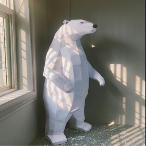 1 modèle de papier d'ours polaire de 5 mètres de haut