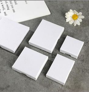 Cajas de regalo de joyería blancas de 1,5 cm para anillos, colgantes, pendientes, collares, joyero de cartón para aniversarios, bodas, cumpleaños