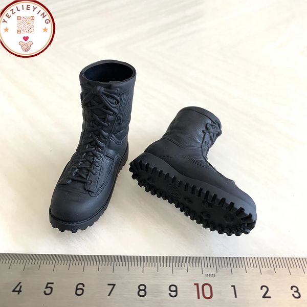 1/6 Soldado masculino Zapatos tácticos negros Entrenamiento de combate Botas de goma suave Modelo Middletube para muñeca de figura corporal de 12 pulgadas 240328