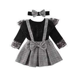 1-6Y Peuter Kid Girl Baby Clothes Set Black Long Sleeve Lace T-shirt Tops + Plaid Ruffles Rokken Overalls Lente Kostuums 210515