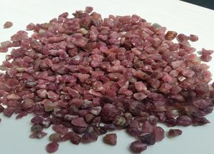 1 zak 100 g Natuurlijke rode toermaline kwarts Stone Crystal Tuimed Stone onregelmatige grootte 520 mm kleur roze3810379