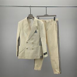 # 1 Diseñador Moda Hombre Traje Blazer Chaquetas Abrigos para hombres Estilista Carta Bordado Manga larga Fiesta informal Trajes de boda Blazers # 04