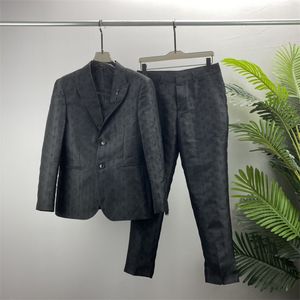 # 1 Diseñador Moda Hombre Traje Blazer Chaquetas Abrigos para hombres Estilista Carta Bordado Manga larga Fiesta informal Trajes de boda Blazers # 063