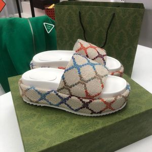 1- Zapatillas de nuevo estilo Macaron, suela gruesa, antideslizante, suela suave, zapatillas de moda para mujeres que usan chanclas de playa