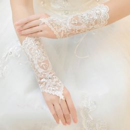 1 paar bruidshandschoenen Elegante korte paragraaf Rhinestone witte kanten handschoen mooie bruiloft accessoires