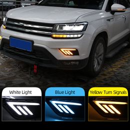 1 paire pour Volkswagen VW Tharu 2019 2020 2021 2022 LED DRL Daytime Light Daylights with Turn Signal Fog Couvercle de la lampe