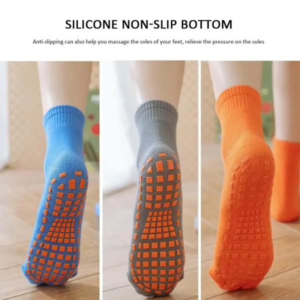 1 par de calcetines de trampolín de algodón para niños adultos calcetines antideslizantes de piso de sports calcetines de yoga deportivos resistentes al desgaste masaje