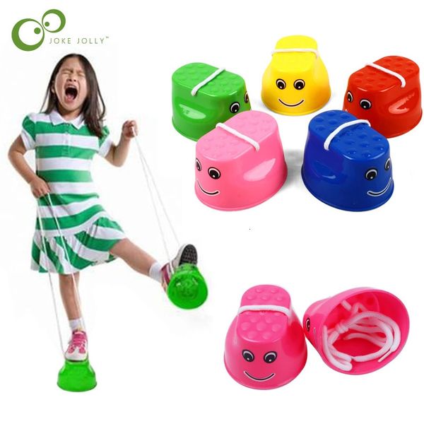 1 paire en plastique Walker Stilt Shoe Enfants Outdoor Fun Sports Walk Balance Traine Toys Toys Kindergarten Aides d'enseignement DDJ 240409