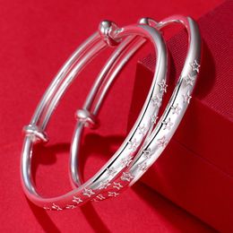 1 paire Unisexe Beau Baby Baby Bangles Anti-allergic S999 Silver Little Stars Bracelets pour bébés enfants Beau cadeau d'anniversaire