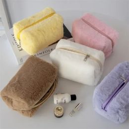1 PC Girl Soft Travel Cosmetic Bag Organizer Case Cute Lady Make Up Case Noodsassabarileert Solid Color Plush Make -uptas voor vrouwen