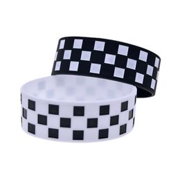 1 PC Racing Dramié Flag Silicone Rubber Bracelet 1 pouce de large bracele sport