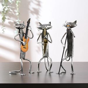 1 PCE Iron Musical Instrument Cat Metal Sculpture Carton animé Ornements décoratifs Ornements d'ornements en forme d'animal Han 240429