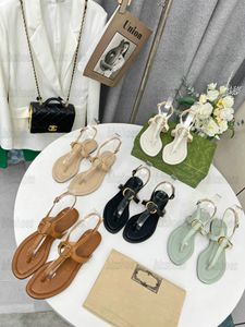 Marmont Logo verfraaide lederen sandalen Dames Sandalen klassieke platte sandaal voor dames 5 mm Hoogte zomer strandschoenen luxe slippers slipper