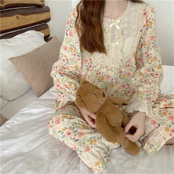 1 juego. Conjuntos de pijamas florales sueltos Lolita para mujer. Conjunto de pijamas de flores vintage para damas y niñas. Lindo traje de dormir para el hogar Ropa de dormir 211112