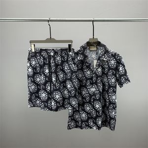 1 Mode d'été Hommes Survêtements Hawaii Pantalons de plage Ensemble Chemises de créateurs Impression Chemise de loisirs Homme Slim Fit le conseil d'administration manches courtes BeachSQ73